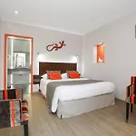 De Castel - Piscine Chauffee 3*