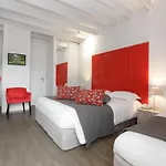 Hotel De Castel - Piscine Chauffee 3*