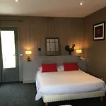 De Castel - Piscine Chauffee 3*