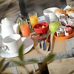 De Castel - Piscine Chauffee 3* סרלה-לה קנדה