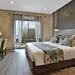 De Castel - Piscine Chauffee 3*