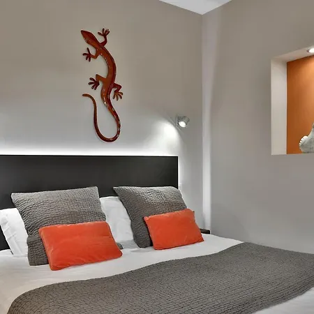 De Castel - Piscine Chauffee Hotel 3*