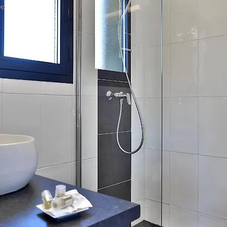 De Castel - Piscine Chauffee 3*