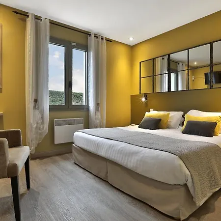 De Castel - Piscine Chauffee 3*