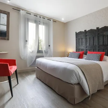 De Castel - Piscine Chauffee 3* Сарла-ла-Канеда
