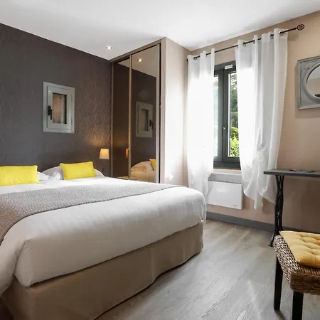 Hotel De Castel - Piscine Chauffee 3*