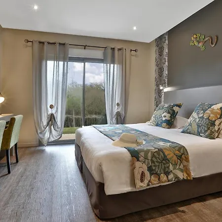 Hotel De Castel - Piscine Chauffee
