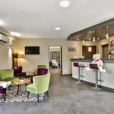 De Castel - Piscine Chauffee Hotel