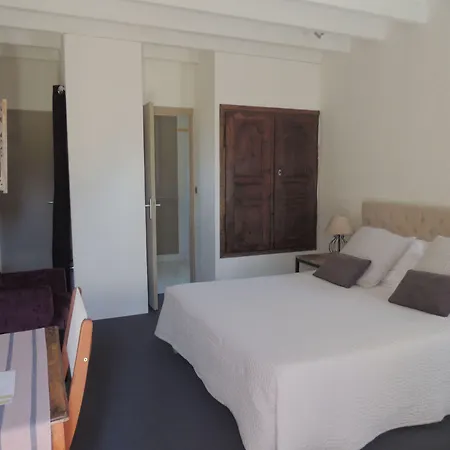 De Castel - Piscine Chauffee Hotel