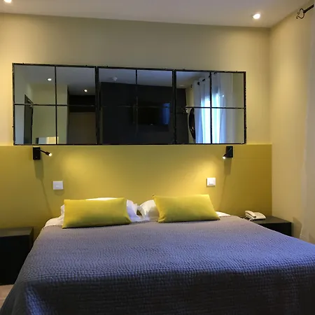 Hotel De Castel - Piscine Chauffee