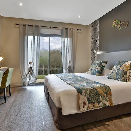 De Castel - Piscine Chauffee 3*