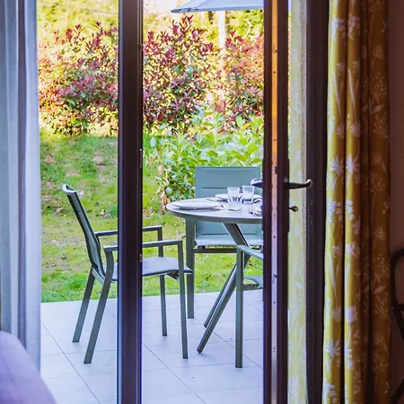 Hotel De Castel - Piscine Chauffee 3*