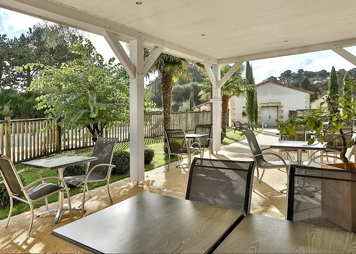 De Castel - Piscine Chauffee Sarlat-la-Caneda