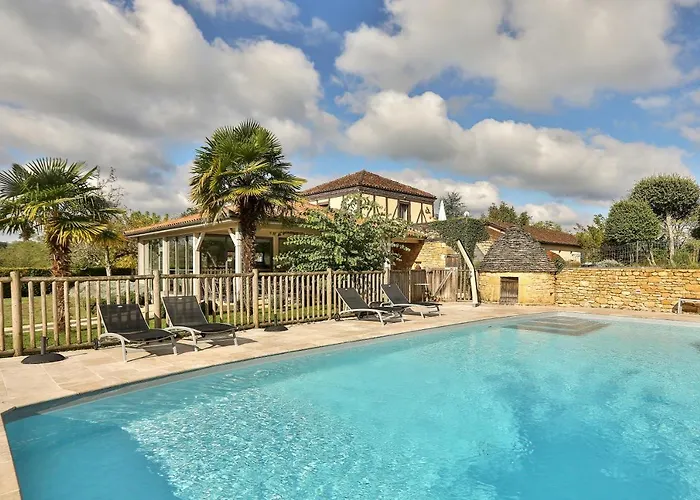 Hotel De Castel - Piscine Chauffee