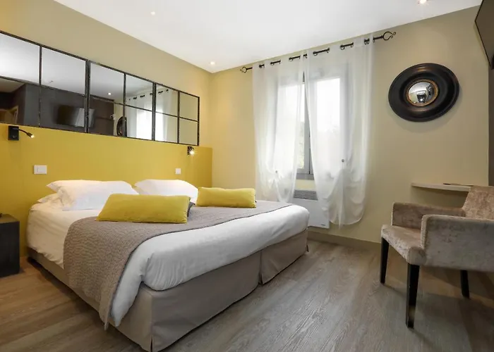 De Castel - Piscine Chauffee 3* サルラ・ラ・カネダ
