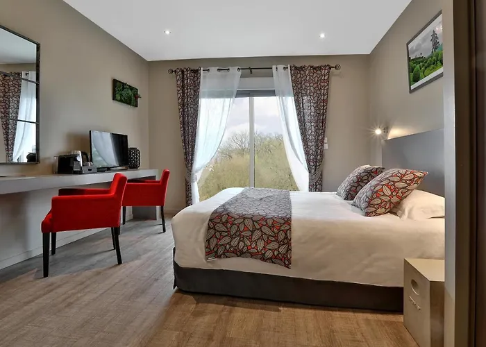 De Castel - Piscine Chauffee Hotel