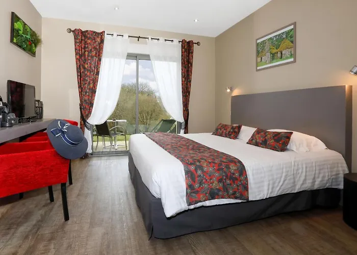 De Castel - Piscine Chauffee Hotel