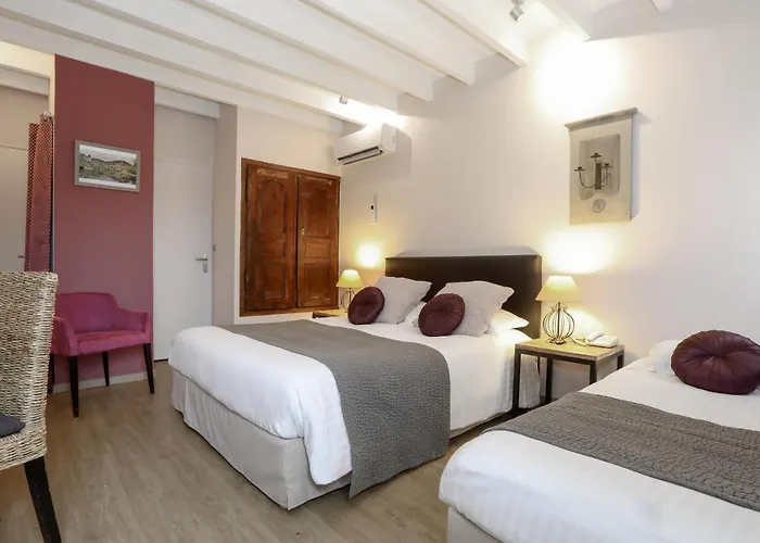 De Castel - Piscine Chauffee