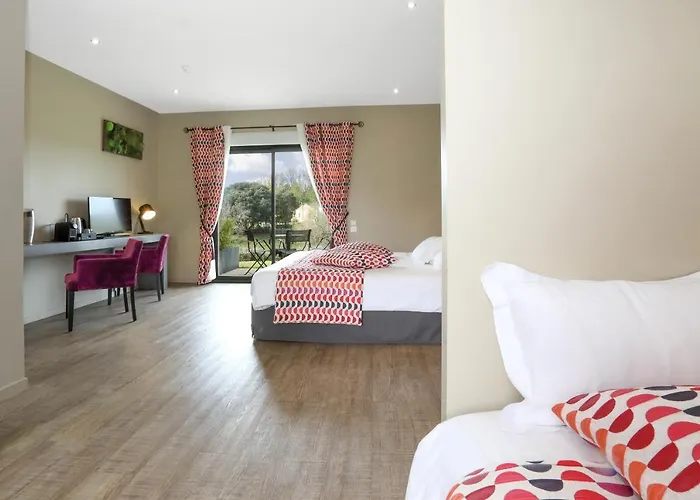 De Castel - Piscine Chauffee