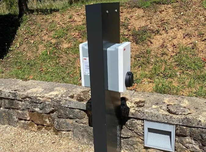 De Castel - Piscine Chauffee Hotel 3*