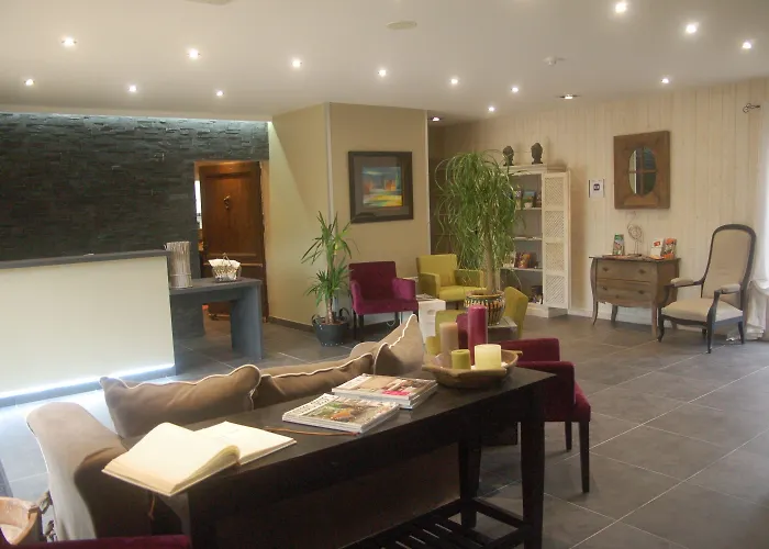 Hotel De Castel - Piscine Chauffee