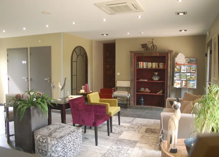 De Castel - Piscine Chauffee 호텔 3*