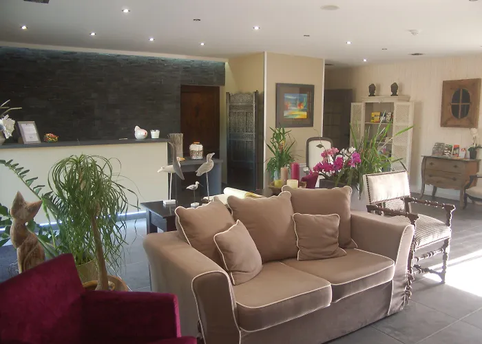 De Castel - Piscine Chauffee Hotel 3*