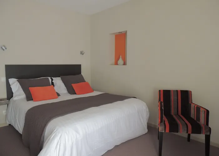 De Castel - Piscine Chauffee