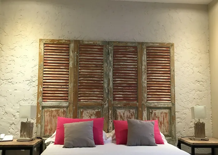 Hotel De Castel - Piscine Chauffee Sarlat-la-Canéda