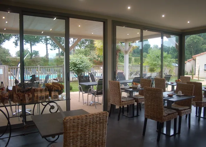 De Castel - Piscine Chauffee 3* サルラ・ラ・カネダ