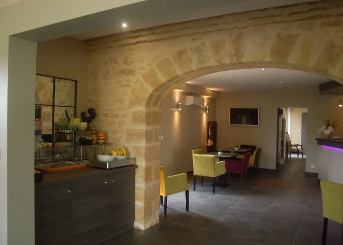 De Castel - Piscine Chauffee 3*