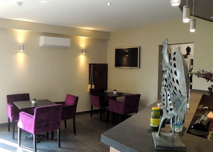 De Castel - Piscine Chauffee Hotel 3*