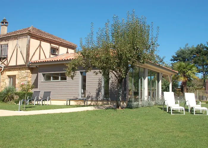 ホテル De Castel - Piscine Chauffee