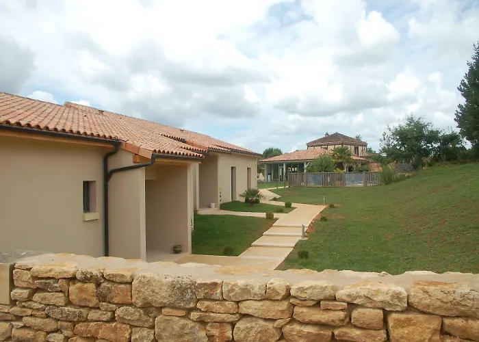 Hotel De Castel - Piscine Chauffee