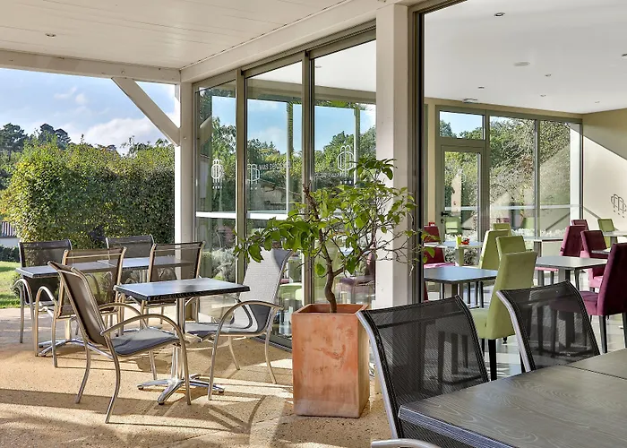 De Castel - Piscine Chauffee 3*