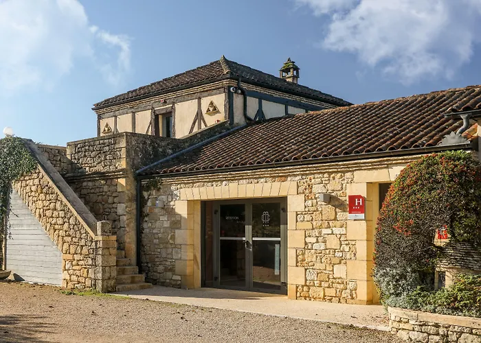 De Castel - Piscine Chauffee ホテル
