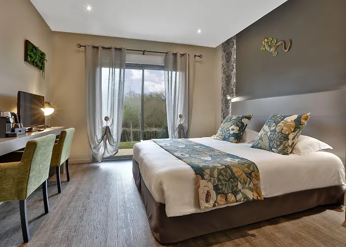 De Castel - Piscine Chauffee 3*