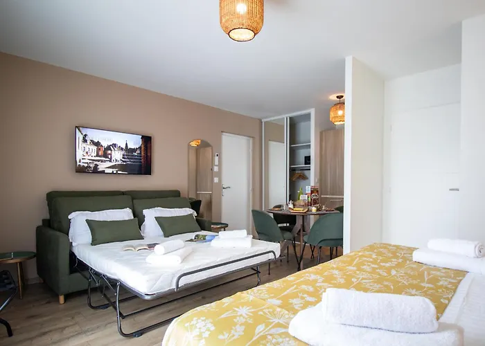 De Castel - Piscine Chauffee 3*